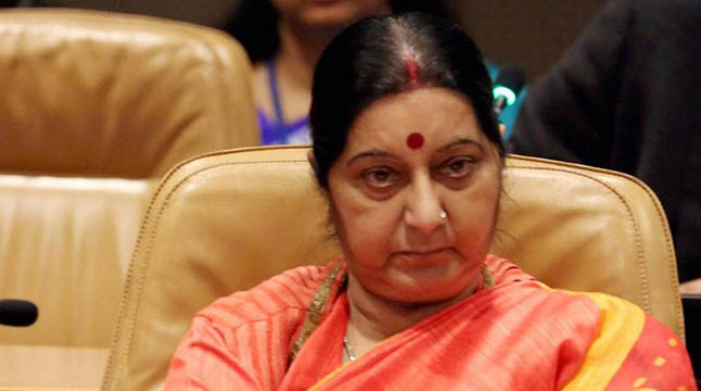 ‘ভারত অধিকৃত কাশ্মীর’ বলায় ছাত্রকে উষ্মা সুষমার