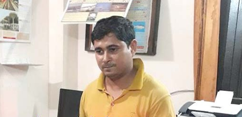 সৈয়দপুর ষ্টেশনে টিকিট কালোবাজারি সিএনএস কোম্পানীর কর্মচারী বিদ্যুৎ আটক