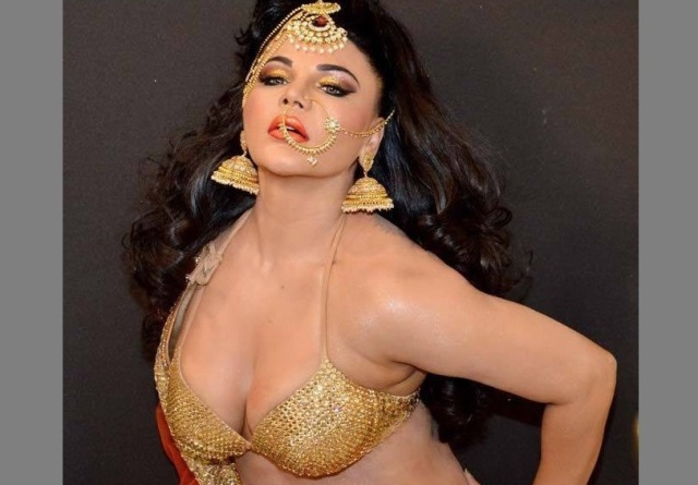 নিজের 'স্তন' দান করতে চান রাখি সাওয়ান্ত !