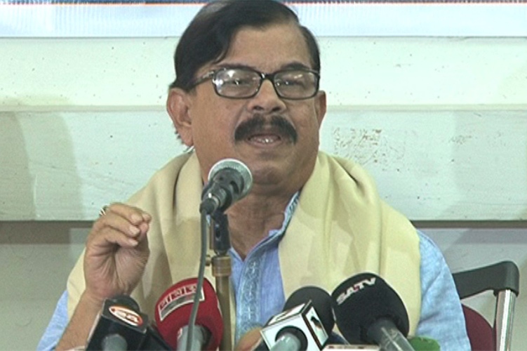 পাসপোর্ট ফেরত পেলেন মান্না