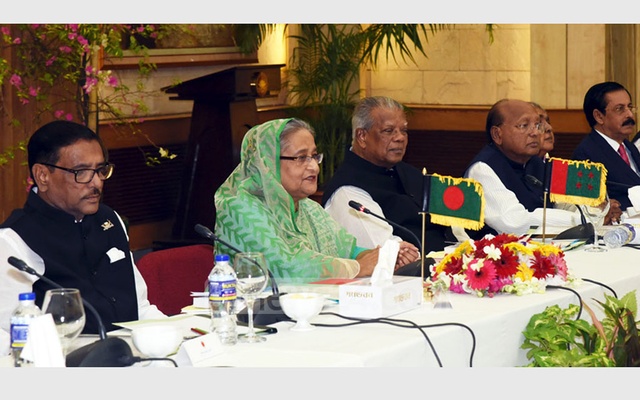আমি এটার বিচার আপনাদের উপরই ছেড়ে দেব : সংলাপের শুরুতে প্রধানমন্ত্রী