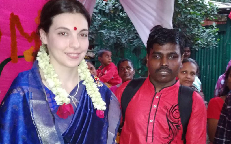 প্রেমের টানে ক্যালিফোর্নিয়া থেকে বরিশালে, ফেসবুকে নানা বিদ্রূপ !