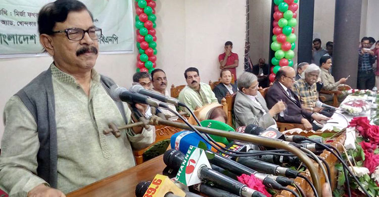 লন্ডনে বসে স্কাইপে তারেক, ঢাকায় কাঁপে ক্ষমতাসীনরা : মান্না