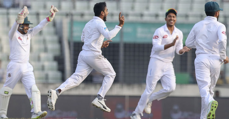 ১২৮ বছরের রেকর্ড ভাঙলেন সাকিব-মিরাজ