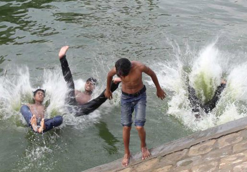 এই গরম থাকবে আরো বেশকিছু দিন