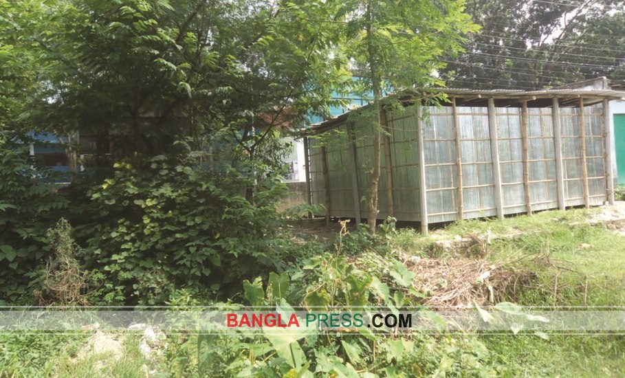 সৈয়দপুরের ইতিহাস নিশ্চিহ্ন করতেই গণকবরস্থান দখল চলছে