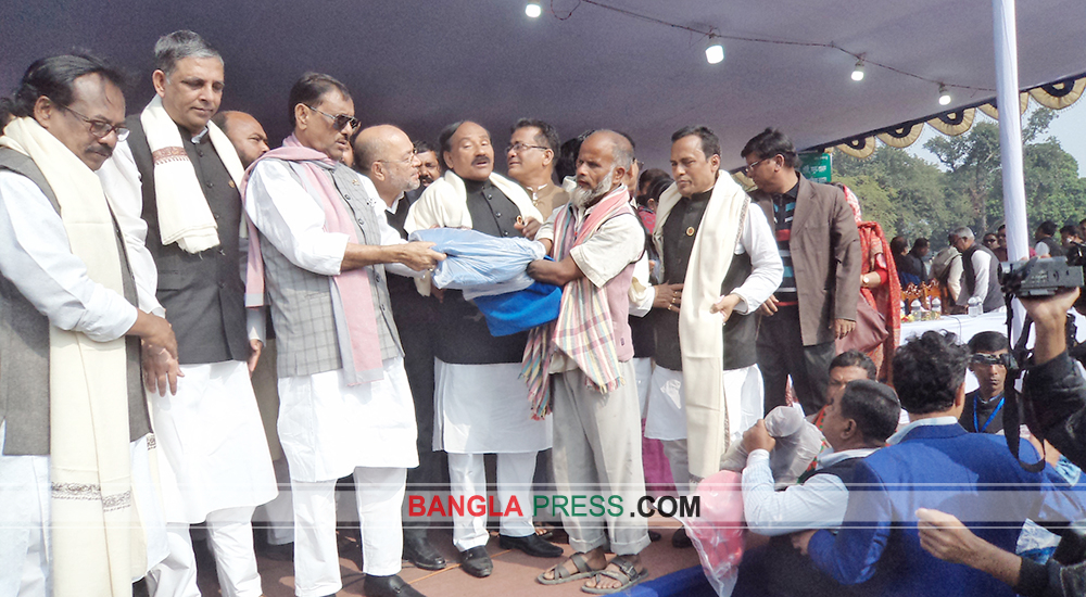 সৈয়দপুরে কম্বল বিতরণ করলেন ওবায়দুল কাদের