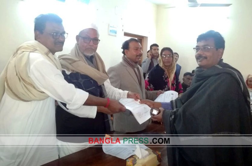 ঝিনাইদহ জেলা পরিষদ থেকে প্রায় ৬০ লাখ টাকার বরাদ্দ পত্র বিতরণ