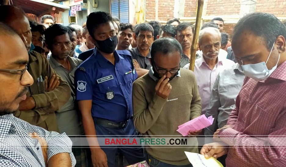 ডোমারে ভ্রাম্যমান আদালতে ৫ দোকানে জরিমানা