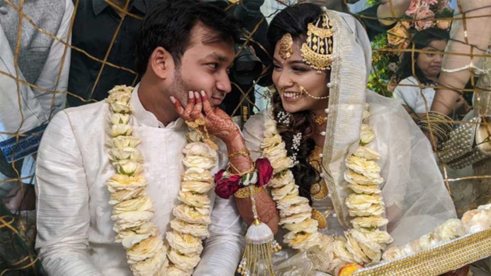 বিয়েটা সেরে নিলেন টয়া