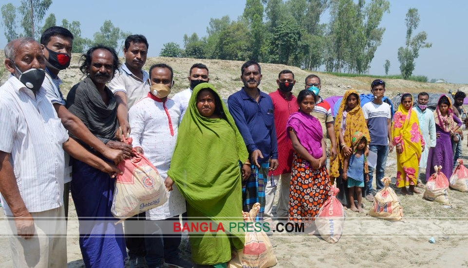ধুনটে বেদে সম্প্রদায়ের পাশে দারিদ্র বিমোচন যুব সংস্থা