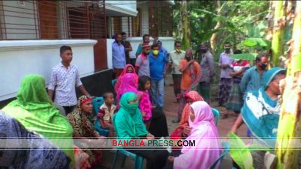 শৈলকুপায় সেনা সদস্যের ছেলেকে কুপিয়ে হত্যা