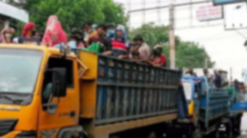 সৈয়দপুরে গাজীপুর ফেরত ট্রাক ভর্তি শ্রমিক পুলিশের হাতে আটক