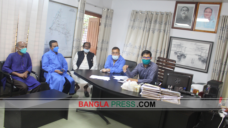 তেঁতুলিয়ায় নবাগত ইউএনও সাথে সাংবাদিকদের মতবিনিময়