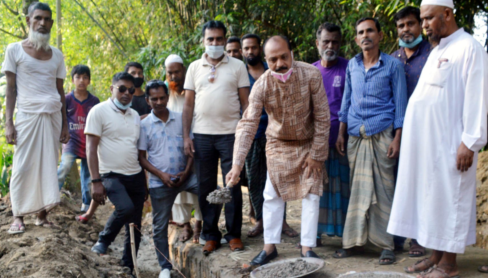 ধুনটে সড়ক নির্মান কাজের উদ্বোধন