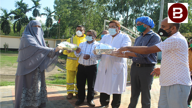তেঁতুলিয়ায় প্রথম করোনা পজেটিভ শনাক্ত নারীকে শুভেচ্ছা