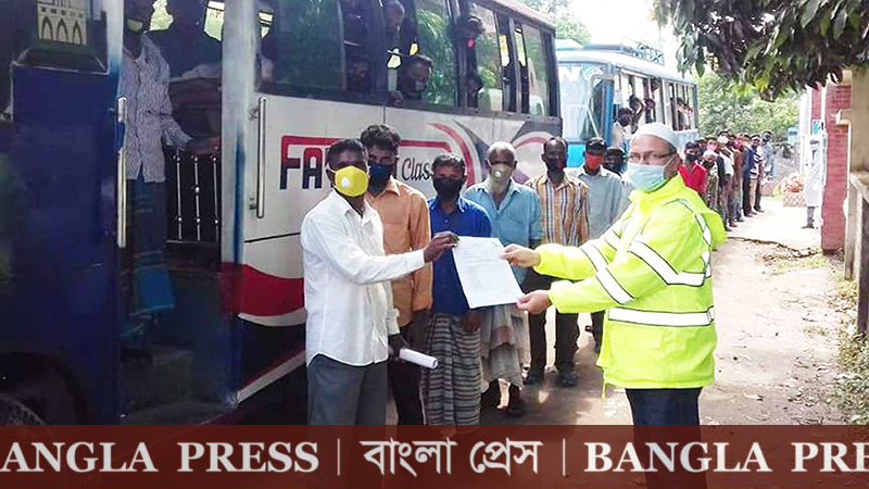 ডোমারে পুলিশের সহযোগিতায় কৃষি শ্রমিক প্রেরণ করা হচ্ছে দক্ষিণাঞ্চলে