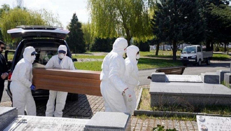 করোনায় মৃত্যুর মিছিল আড়াই লাখ ছাড়াল