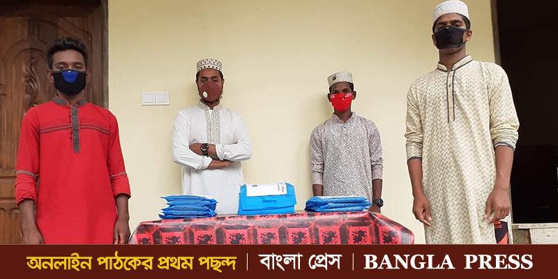 মানবতার আলো ফাউন্ডেশনের ঈদ সামগ্রী বিতরণ