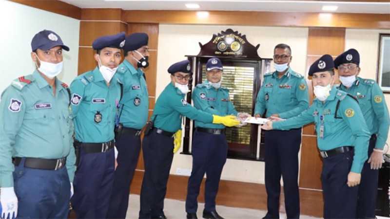 ইয়াবার বড় চালান উদ্ধারে পুরস্কৃত হলেন টিম কর্ণফুলী
