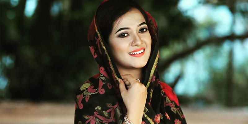 অভিনয়কে বিদায় জানিয়ে ইবাদতে মগ্ন এ্যানি খান