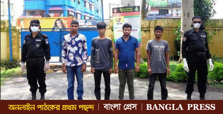 ঝালকাঠির রানা কাভার্ডভ্যানভর্তি ৫৪ কেজি গাঁজাসহ গ্রেপ্তার