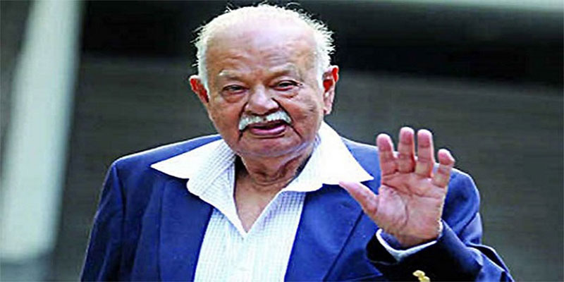 শহীদ মিনারে নয়, ঢাকেশ্বরীতে সি আর দত্তের গার্ড অব অনার