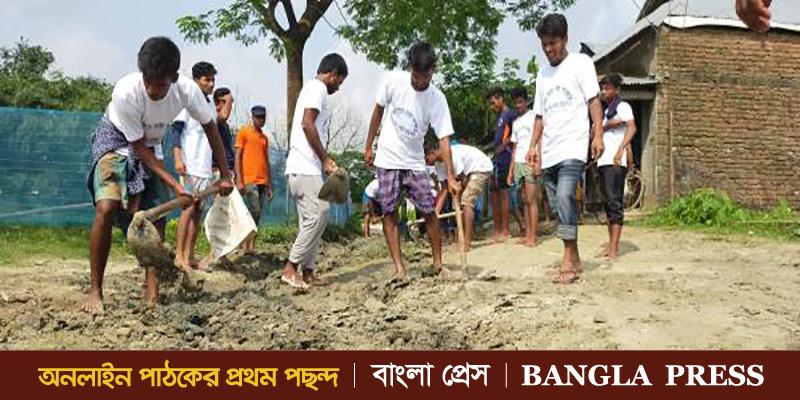 গৌরীপুর সেচ্ছাসেবী সংগঠনের উদ্দ্যোগে রাস্তা সংস্কার
