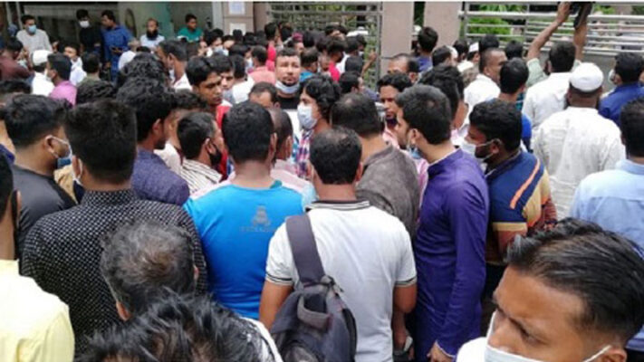 টিকিটের জন্য সৌদি প্রবাসীদের বিক্ষোভ অব্যাহত