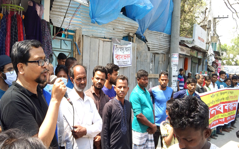 সৈয়দপুরে রেলের জমি বাঁচাতে মানববন্ধনে নির্বাহী ম্যাজিষ্ট্রেটকে হুমকি