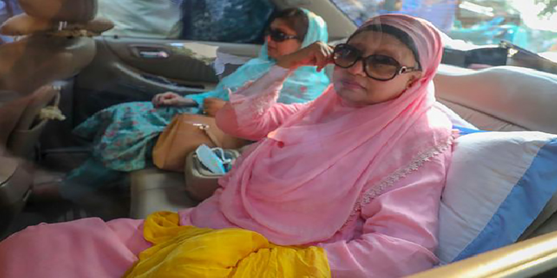 হাসপাতাল থেকে বাসায় ফিরলেন খালেদা জিয়া