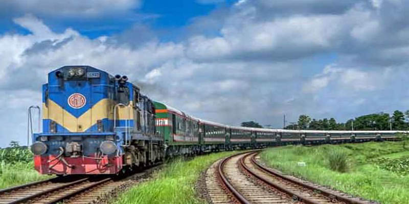 ঢাকার সঙ্গে উত্তরবঙ্গের রেল যোগাযোগ বন্ধ