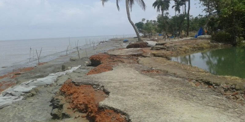 লক্ষ্মীপুরে ঘূর্ণিঝড়ের প্রভাবে ব্যাপক ক্ষতিগ্রস্ত মেঘনা উপকূলীয় অঞ্চলের বাসিন্দারা