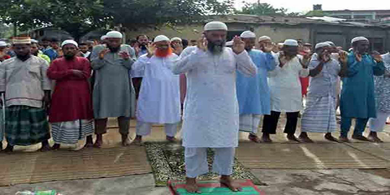 সৌদি আরবের সাথে মিল রেখে ঝিনাইদহে ঈদুল আযহা উৎযাপন