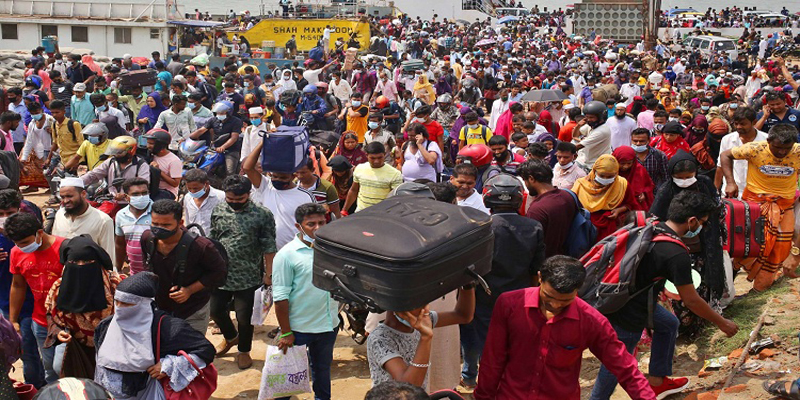 এক দিনে ঢাকায় ফিরেছেন ৮ লাখ মানুষ