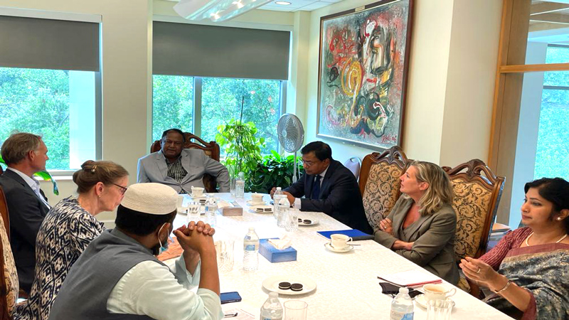 শ্রমিকদের টিকা ও নিরাপত্তায় অগ্রাধিকার দিচ্ছে বাংলাদেশ: বাণিজ্যমন্ত্রী টিপু মুন্সী