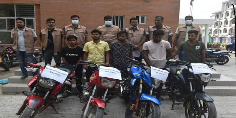 ফরিদপুরে চোরাই মটর সাইকেল চক্রের পাচঁ সদস্য আটক