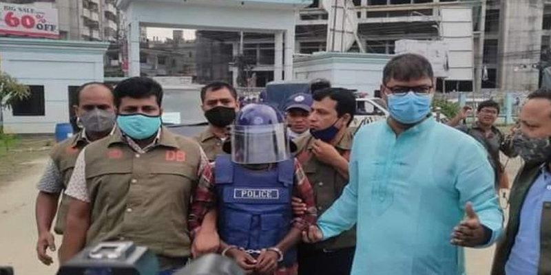 মণ্ডপে কোরআন রাখার কথা স্বীকার করেছেন ইকবাল