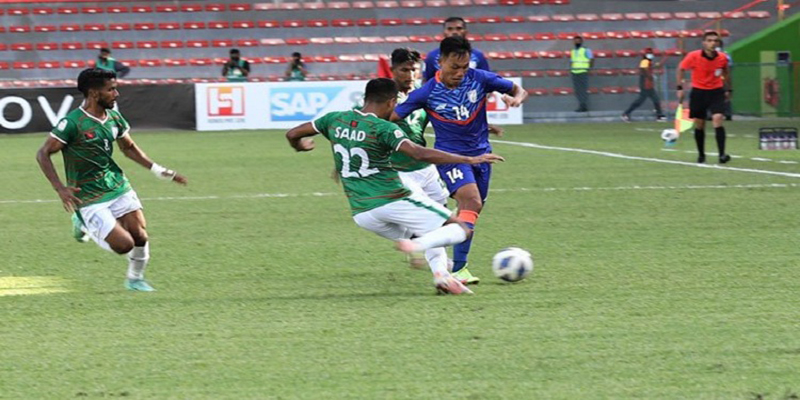 ভারতকে আটকে দিলো ১০ জনের বাংলাদেশ