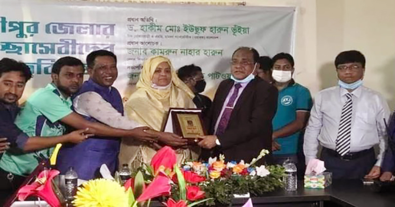 লক্ষ্মীপুরে স্বেচ্ছাসেবীদের ভালোবাসায় সিক্ত হারুন-নাহার দম্পত্তি