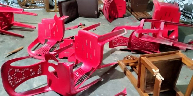 লক্ষ্মীপুরের রামগঞ্জে স্বতন্ত্র প্রার্থীর নির্বাচনী কার্যালয়ে ভাংচুর