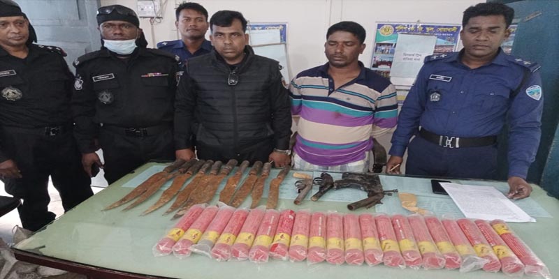 হাতিয়ায় র‌্যাবের অভিযানে অস্ত্রসহ গ্রেফতার ১