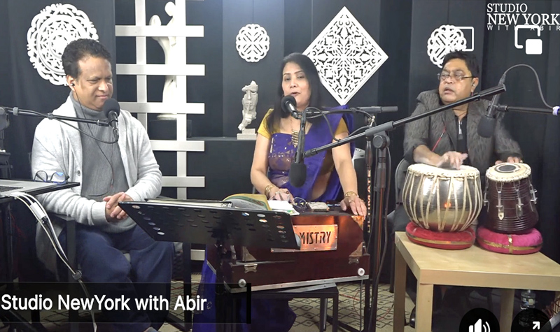 স্টুডিও নিউ ইয়র্কে গাইলেন 'আমলনামা ডটকম' খ্যাত শিল্পী কৌশলী ইমা