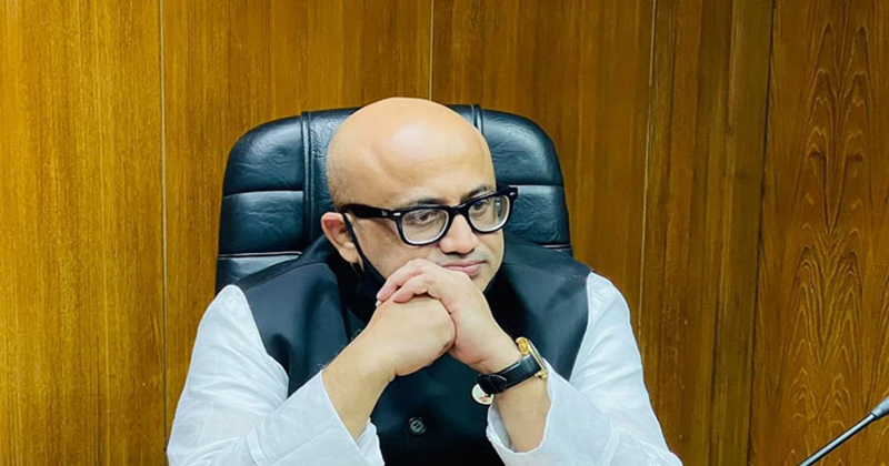 কানাডার উদ্দেশ্যে দেশ ছাড়লেন ডা. মুরাদ হাসান