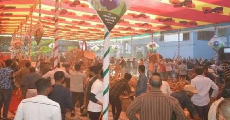 সিলেটে বিএনপির সমাবেশে চেয়ার ছোড়াছুড়ি, পাল্টাপাল্টি ধাওয়া