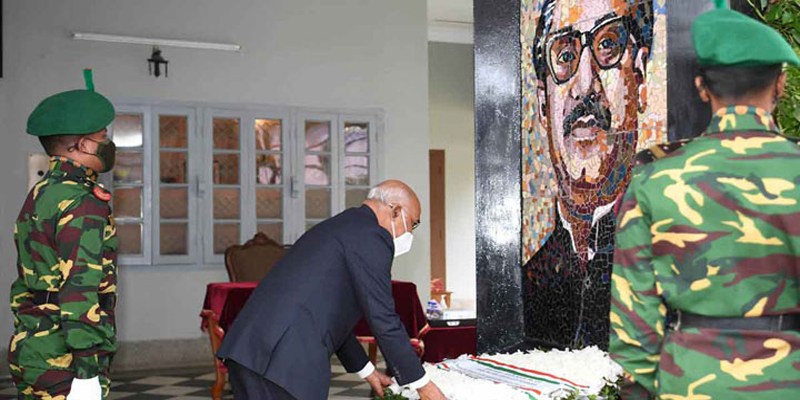 জাতীয় স্মৃতিসৌধ-বঙ্গবন্ধুর প্রতিকৃতিতে ভারতের রাষ্ট্রপতির শ্রদ্ধা