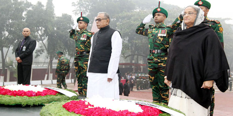 শহীদ বুদ্ধিজীবী স্মৃতিসৌধে রাষ্ট্রপতি ও প্রধানমন্ত্রীর শ্রদ্ধা