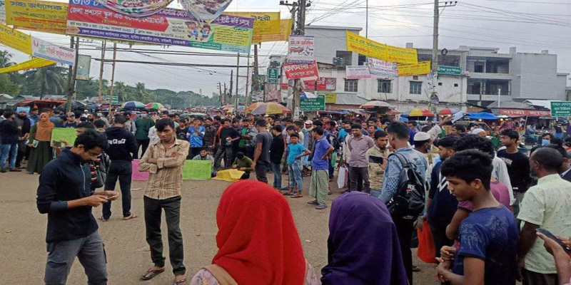 নোয়াখালীতে ট্রাক চাপায় নোবিপ্রবি শিক্ষার্থীর মৃত্যু: সড়কে বিক্ষোভ