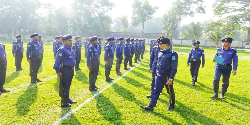 পুলিশ লাইনস্ নরসিংদীতে মাস্টার প্যারেড অনুষ্ঠিত