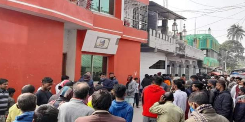 সৈয়দপুরে নিজ বাসায় ব্যবসায়ী খুন, স্ত্রী ও দুই ছেলে আটক